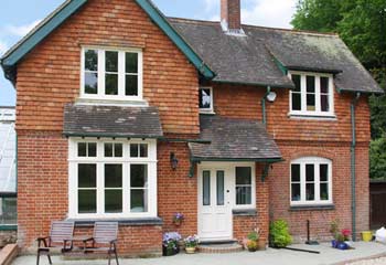 Authentic feel. Before these 250-year-old windows could be replaced, it had to have the approval from the National Trust. The end result was more than complementary and the period house kept its character and looks.